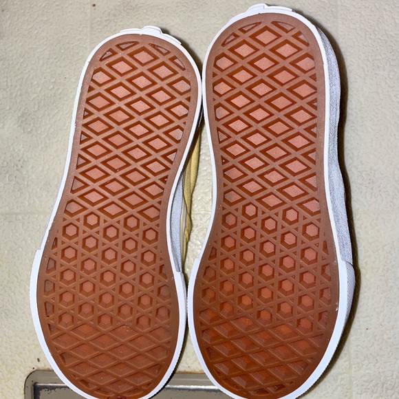 NWOT Size 12 Vans - Picture 4 of 4